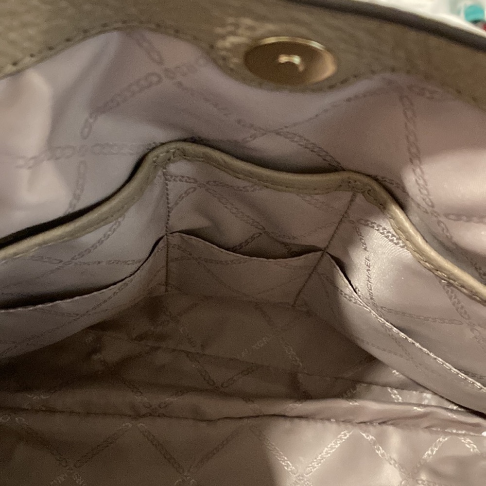 Michael Kors bag - Picture 4 of 6
